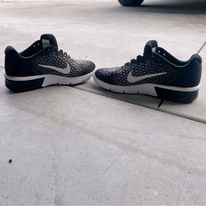 Women’s Nike Airmax shoes